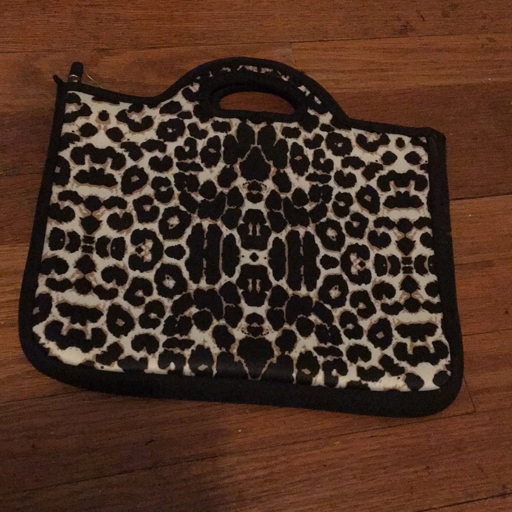 🌹Brand new laptop case/carrier